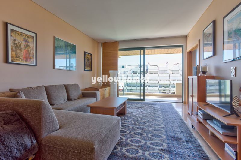 Rare opportunity: Modern 2 bedroom apartment at the Marina of Vilamoura